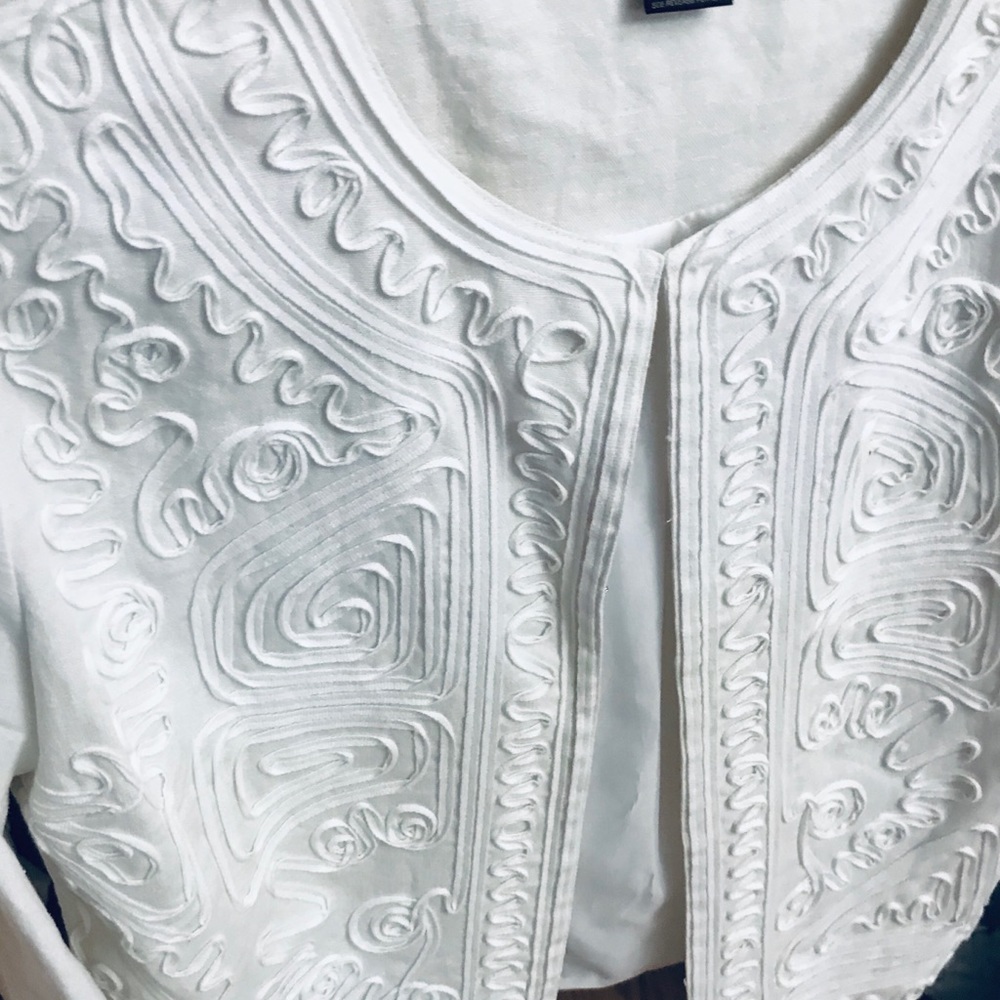 linen scroll jacket length 23”